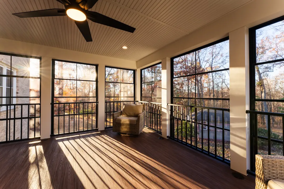 3-season room